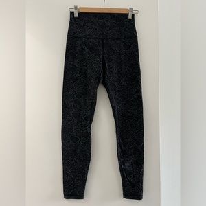 Lululemon patterned align leggings 28”, size 6